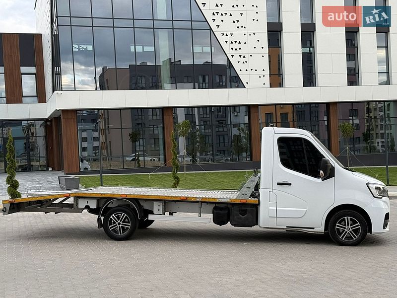 Эвакуатор Renault Master 2020 в Ровно