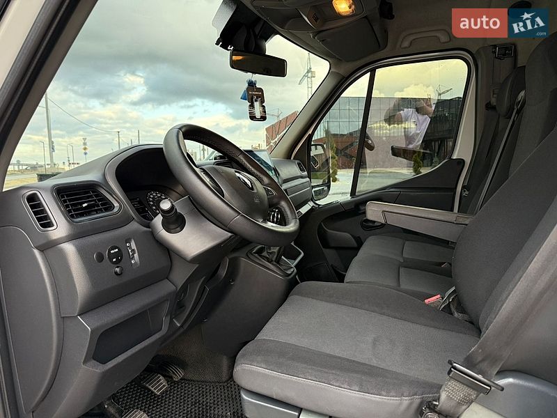 Эвакуатор Renault Master 2020 в Ровно