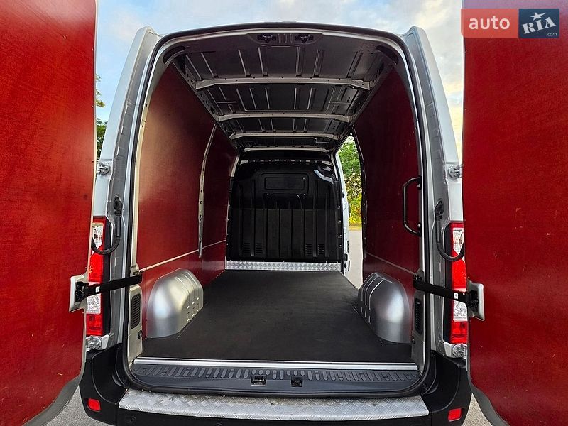 Вантажний фургон Renault Master 2022 в Житомирі