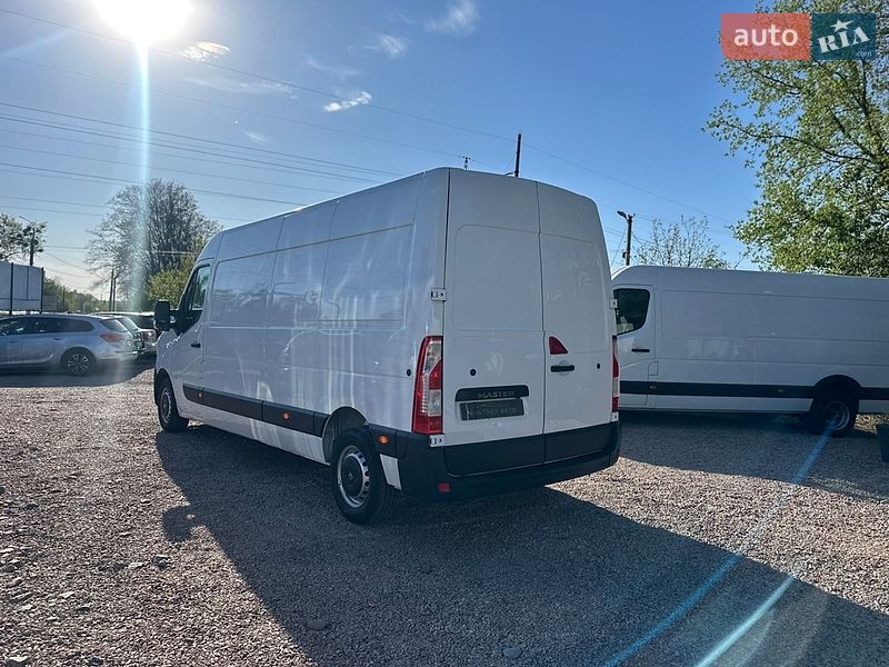 Вантажний фургон Renault Master 2020 в Рівному