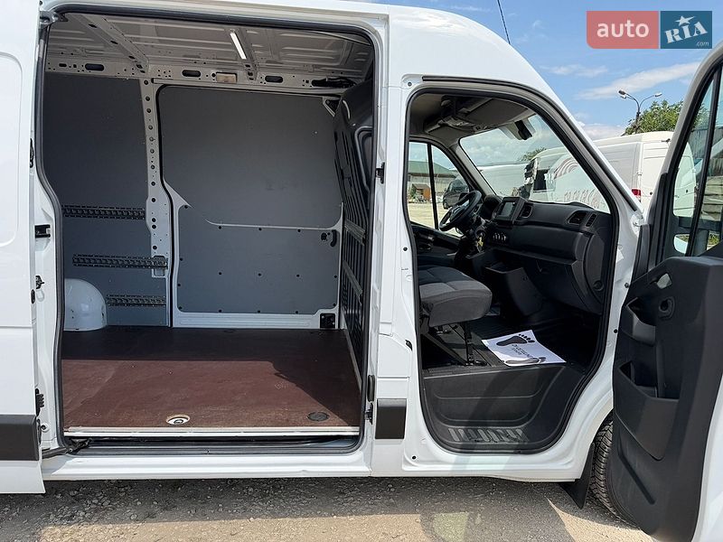 Вантажний фургон Renault Master 2022 в Тернополі