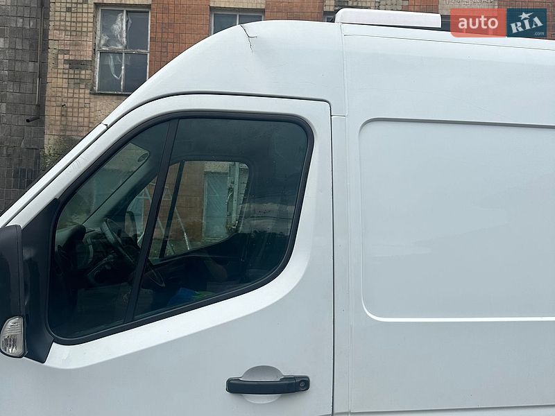 Рефрижератор Renault Master 2012 в Кореці