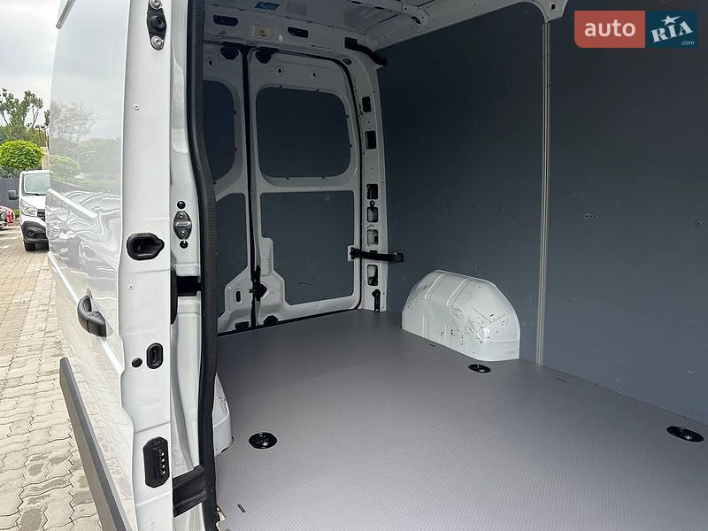 Вантажний фургон Renault Master 2025 в Львові