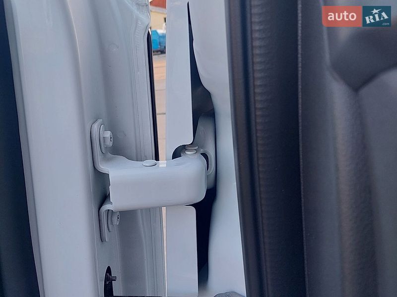 Вантажний фургон Renault Master 2021 в Львові