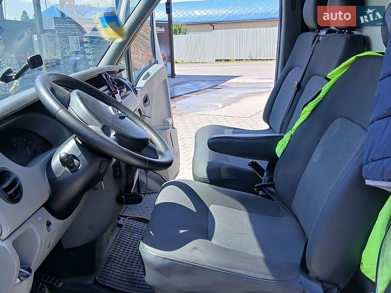 Грузовой фургон Renault Master 2005 в Луцке