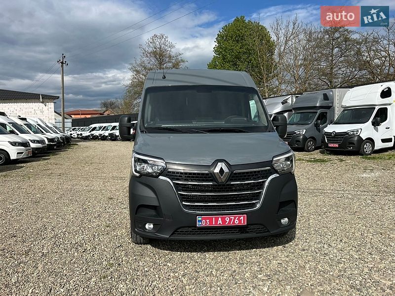 Грузовой фургон Renault Master 2022 в Хусте