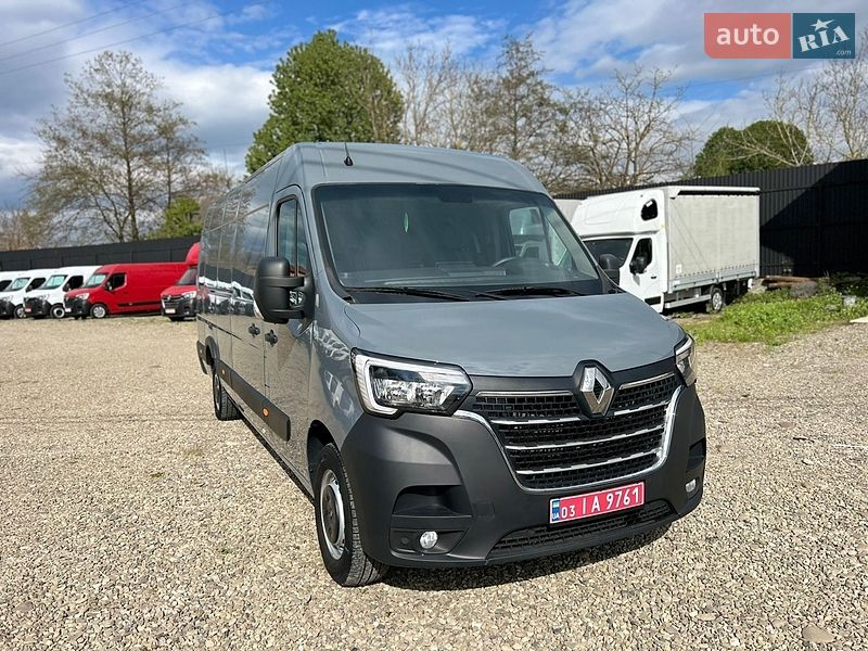 Грузовой фургон Renault Master 2022 в Хусте