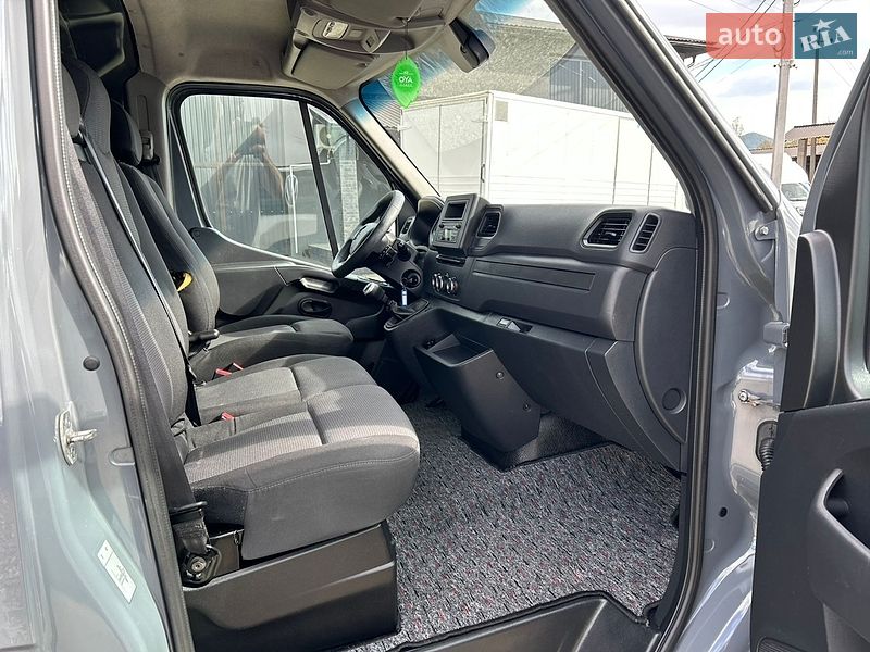 Грузовой фургон Renault Master 2022 в Хусте