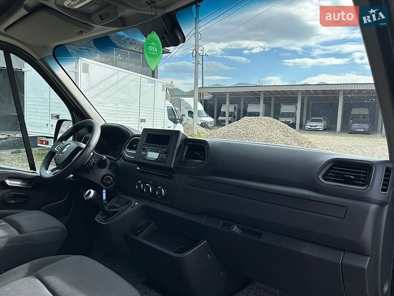 Грузовой фургон Renault Master 2022 в Хусте
