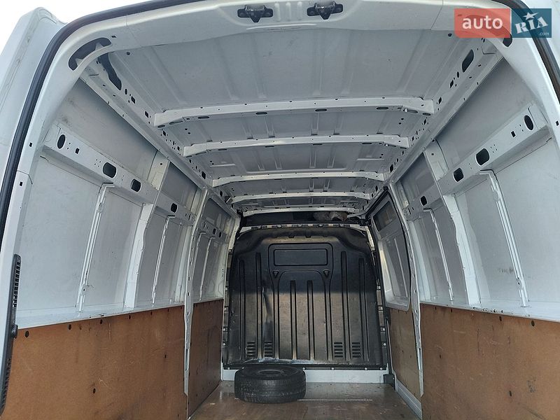 Вантажний фургон Renault Master 2020 в Івано-Франківську