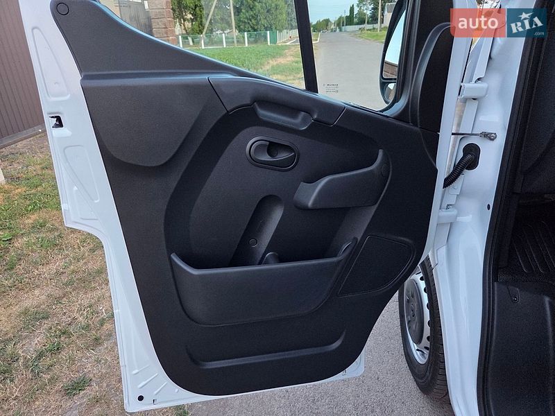 Грузовой фургон Renault Master 2022 в Дубно