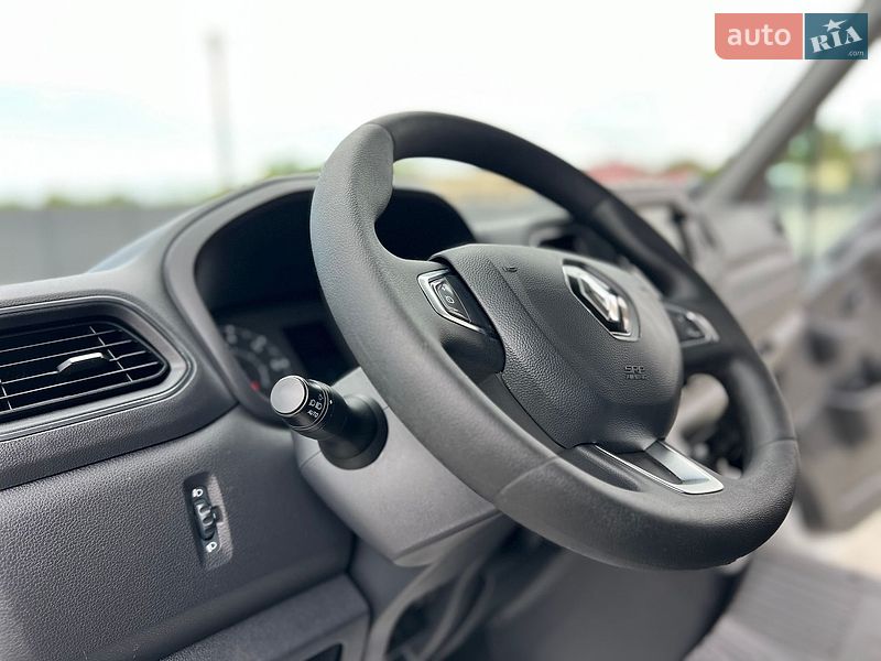 Вантажний фургон Renault Master 2023 в Дубні