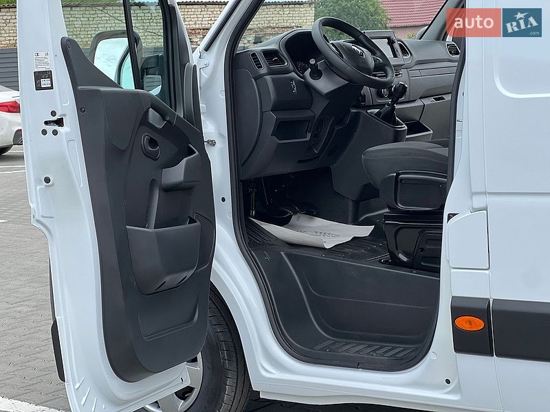Вантажний фургон Renault Master 2023 в Дубні