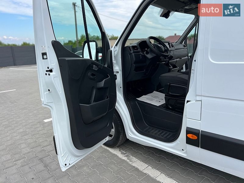 Вантажний фургон Renault Master 2023 в Дубні
