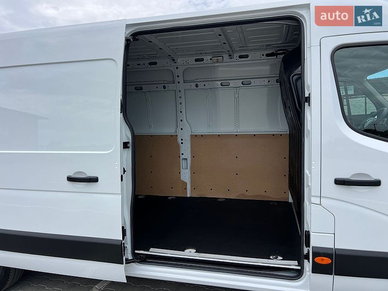 Вантажний фургон Renault Master 2023 в Дубні