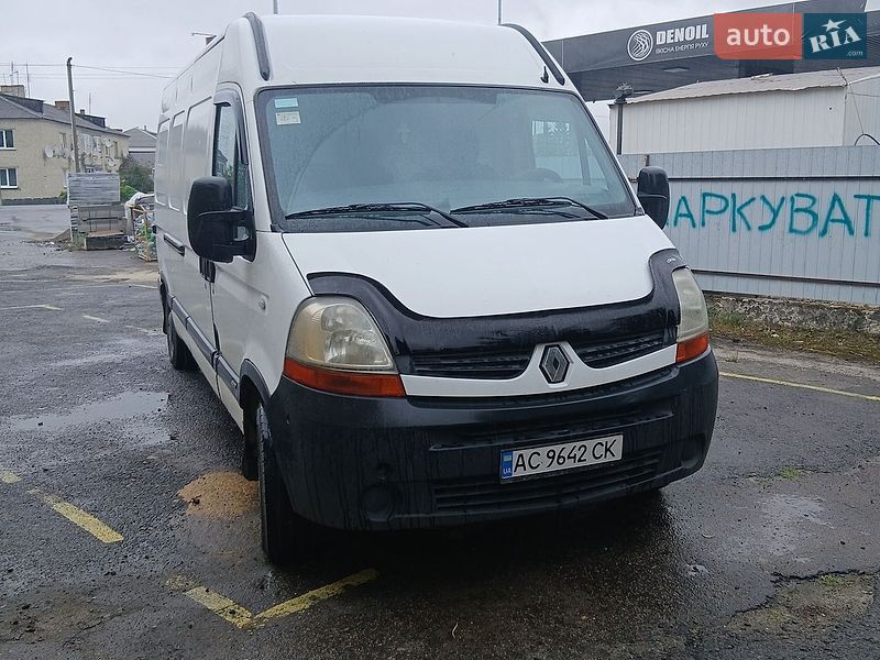 Вантажний фургон Renault Master 2010 в Маневичах