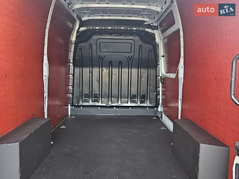 Грузовой фургон Renault Master 2022 в Дубно