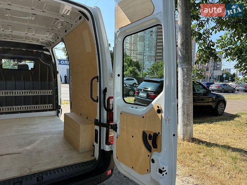 Грузовой фургон Renault Master 2023 в Одессе