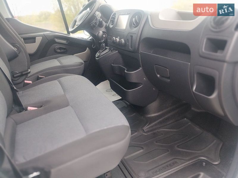 Грузовой фургон Renault Master 2017 в Дубно