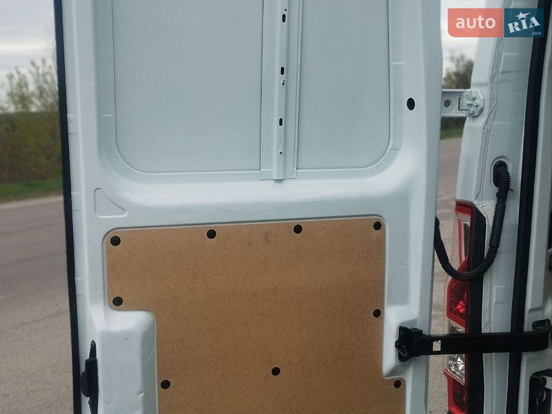 Грузовой фургон Renault Master 2017 в Дубно
