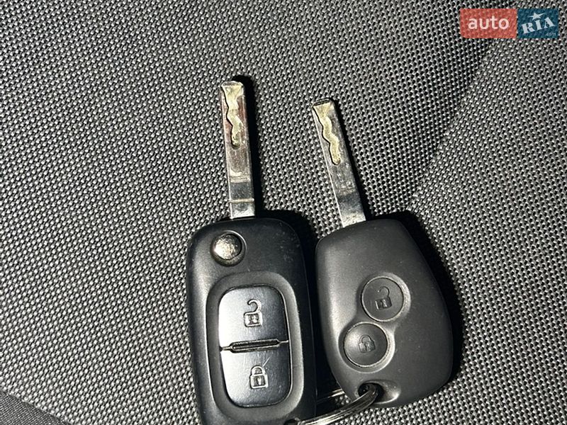 Вантажний фургон Renault Master 2022 в Долині