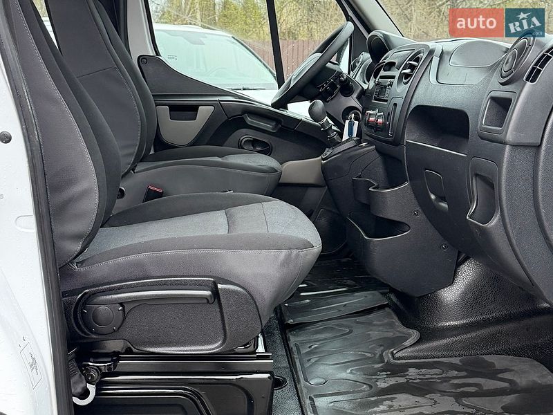 Вантажопасажирський фургон Renault Master 2018 в Млиніві