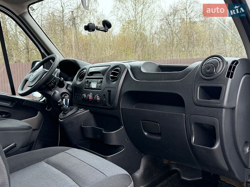 Вантажопасажирський фургон Renault Master 2018 в Млиніві