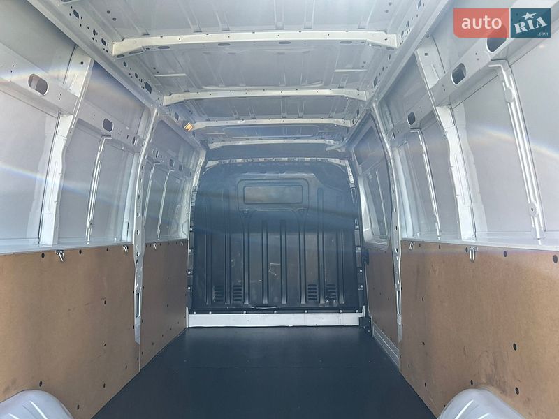 Грузовой фургон Renault Master 2024 в Стрые