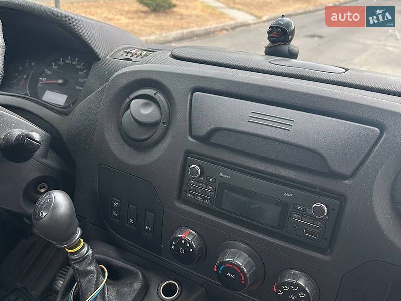 Шасі Renault Master 2018 в Вараші