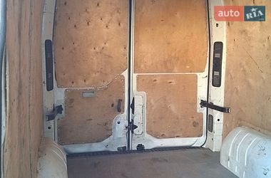 Вантажний фургон Renault Master 2012 в Кам'янець-Подільському