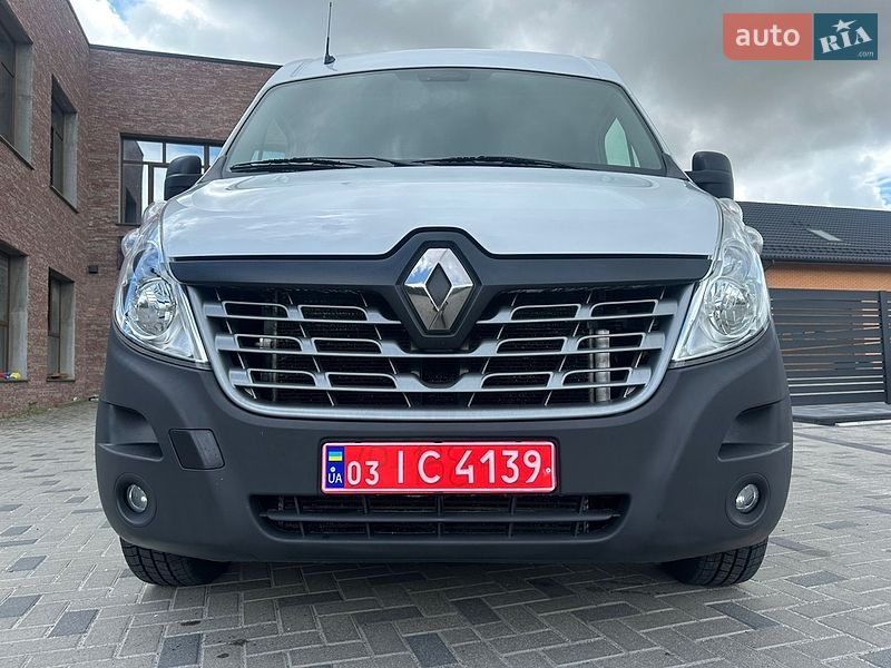 Грузовой фургон Renault Master 2015 в Ровно