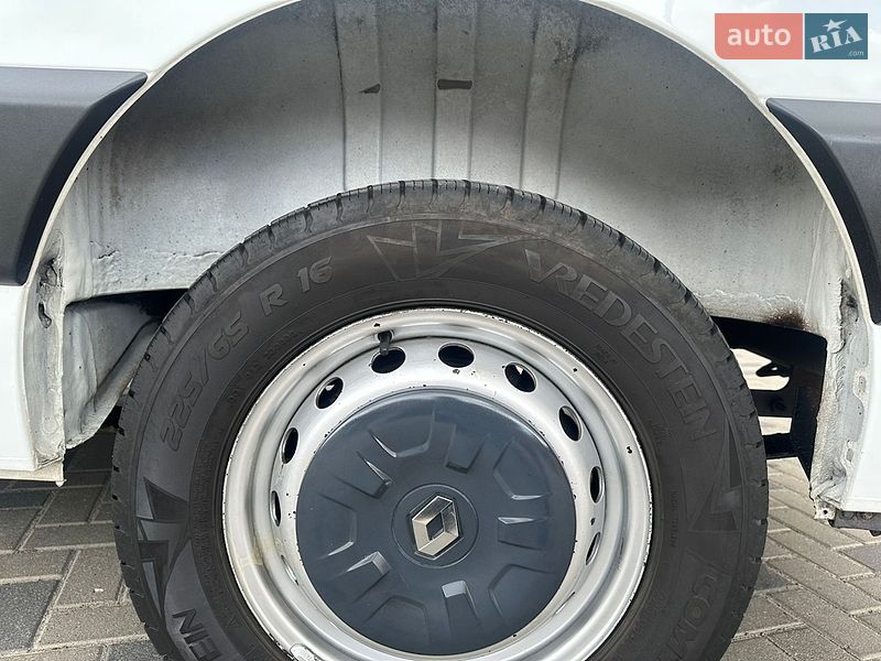 Грузовой фургон Renault Master 2015 в Ровно