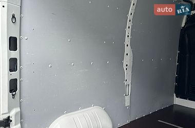 Грузовой фургон Renault Master 2015 в Ровно