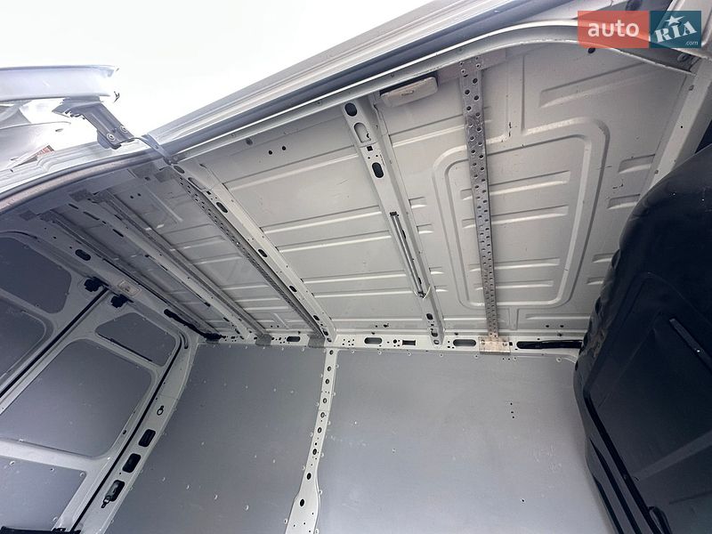 Грузовой фургон Renault Master 2015 в Ровно