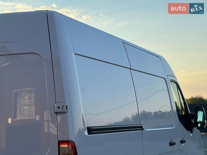 Вантажний фургон Renault Master 2022 в Дубні