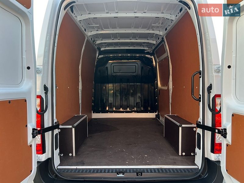 Вантажний фургон Renault Master 2022 в Дубні
