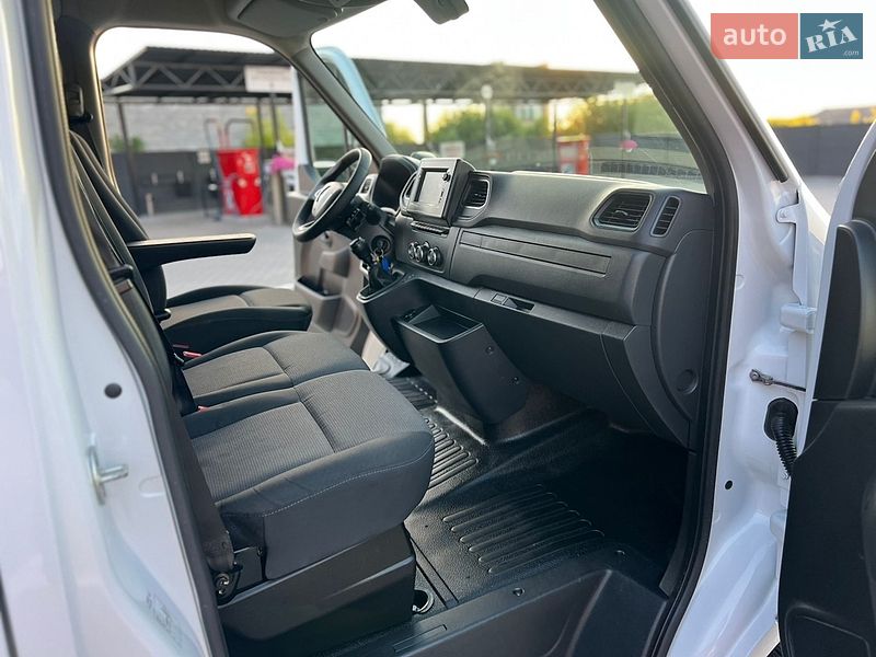 Вантажний фургон Renault Master 2022 в Дубні