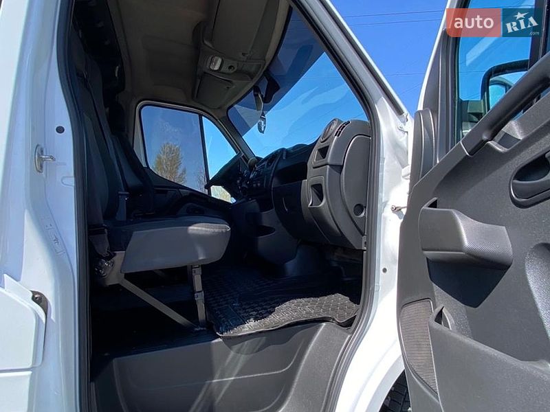 Вантажний фургон Renault Master 2019 в Ірпені