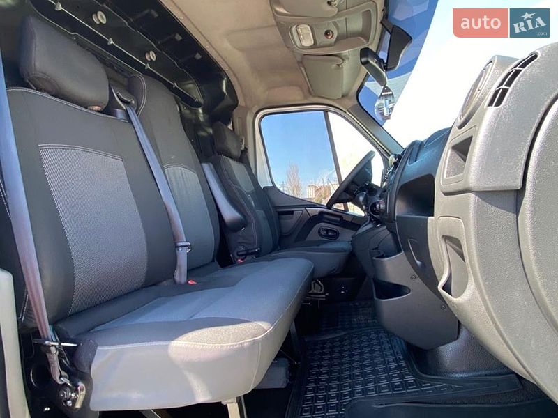 Вантажний фургон Renault Master 2019 в Ірпені