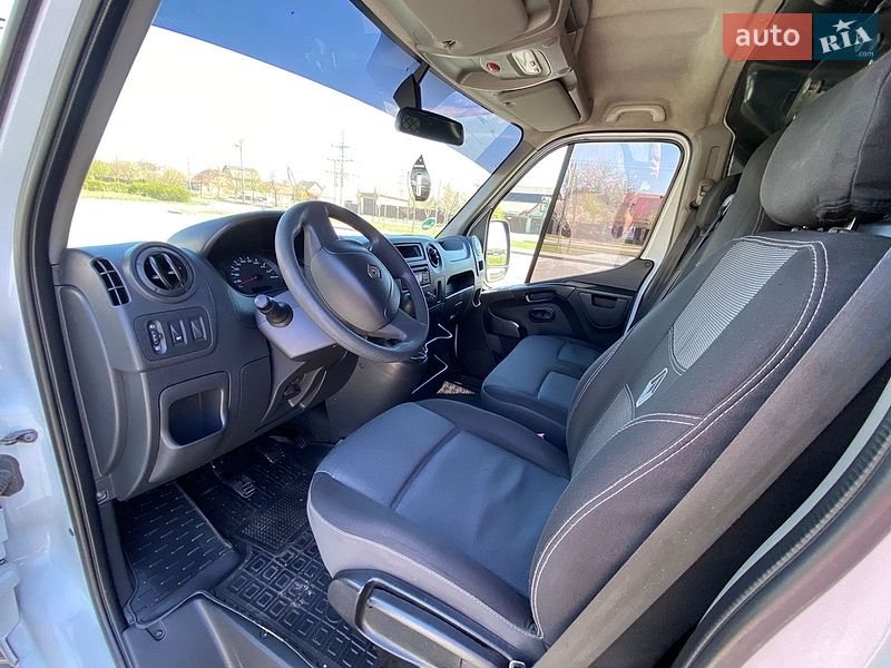 Вантажний фургон Renault Master 2019 в Ірпені