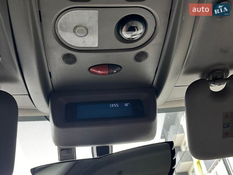 Эвакуатор Renault Master 2011 в Львове фото 11 Эвакуатор Renault Master 2011 в Львове