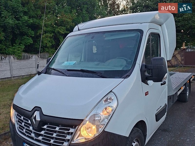 Евакуатор Renault Master 2015 в Радивиліві