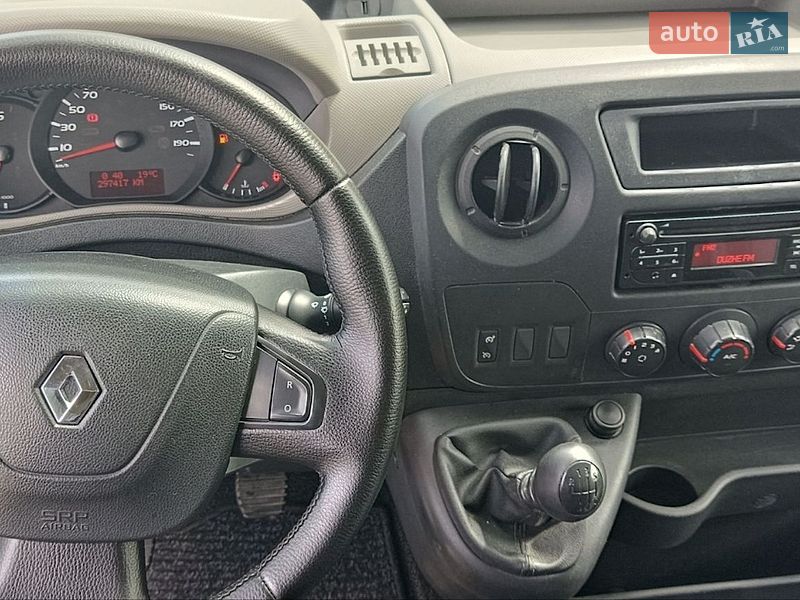 Грузовой фургон Renault Master 2016 в Бартатовом