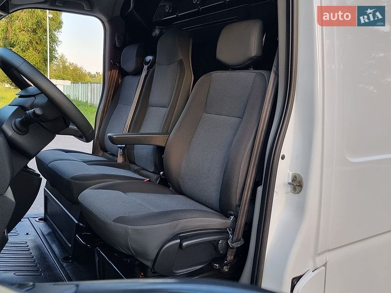 Грузовой фургон Renault Master 2021 в Житомире