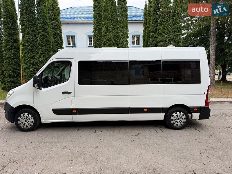 Мікроавтобус Renault Master 2017 в Кореці