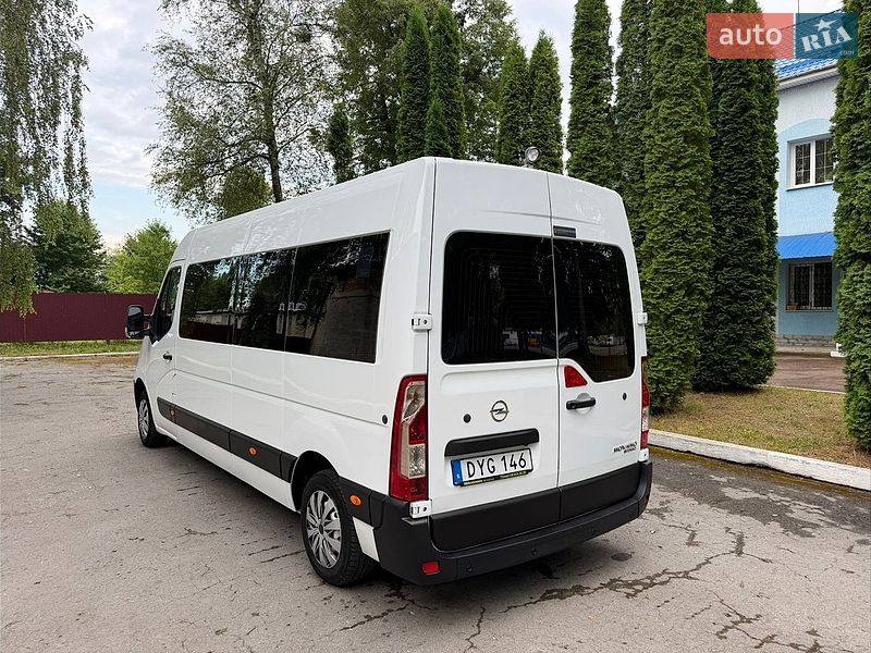 Мікроавтобус Renault Master 2017 в Кореці