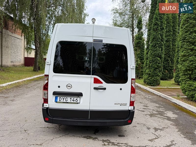 Мікроавтобус Renault Master 2017 в Кореці