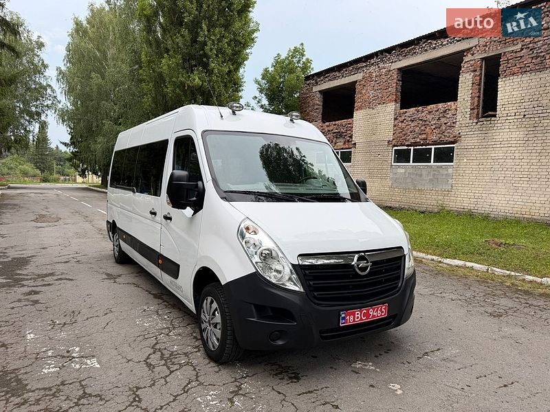 Мікроавтобус Renault Master 2017 в Кореці