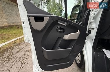 Мікроавтобус Renault Master 2017 в Кореці