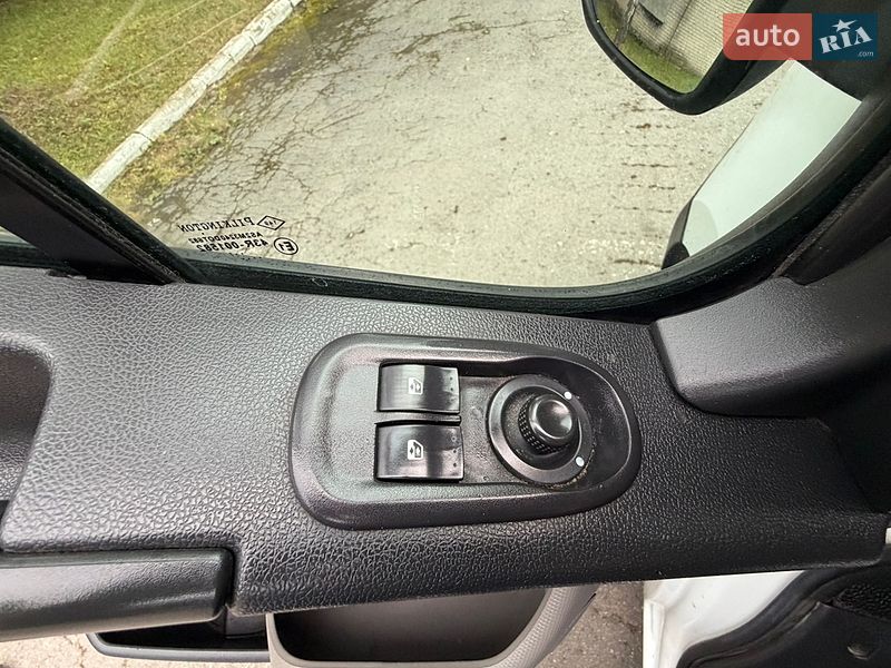 Мікроавтобус Renault Master 2017 в Кореці